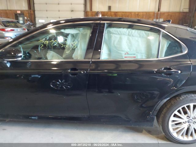4T1B21HK8JU508656 Toyota Camry Hybrid Xle