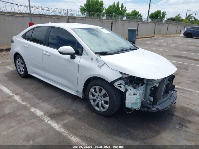 Toyota COROLLA LE 2021 5YFEPMAEXMP235973 головне зображення