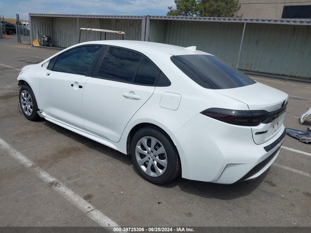 Toyota COROLLA LE 2021 5YFEPMAEXMP235973 Image 3