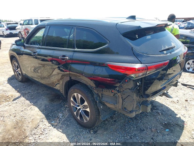 Toyota Highlander Xle 2021 5TDGZRAH4MS516152 Image 3