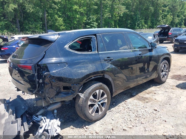 Toyota Highlander Xle 2021 5TDGZRAH4MS516152 Image 4