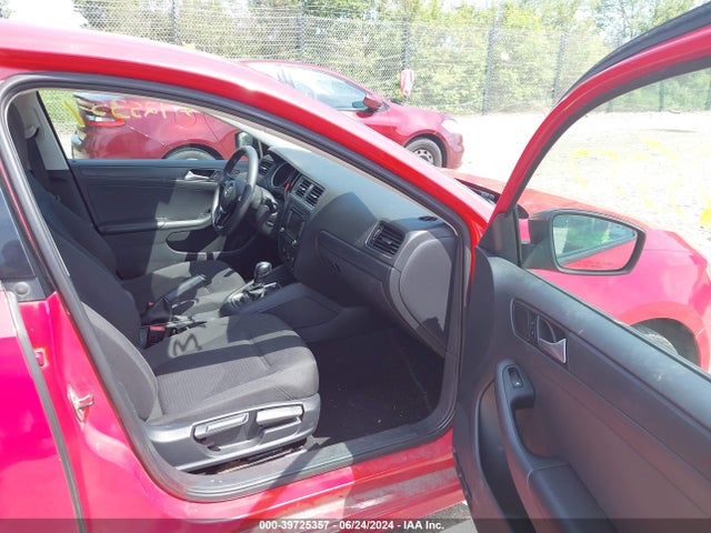 3VW2K7AJ5FM209689 Volkswagen Jetta 2.0l S