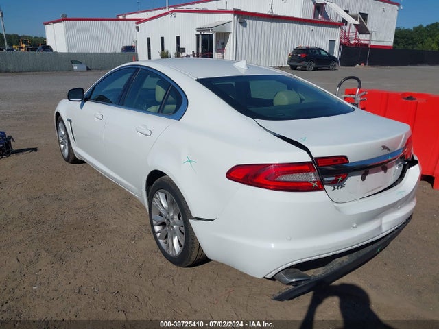 2013 JAGUAR XF SAJWA0E75D8S62800 Photo 2