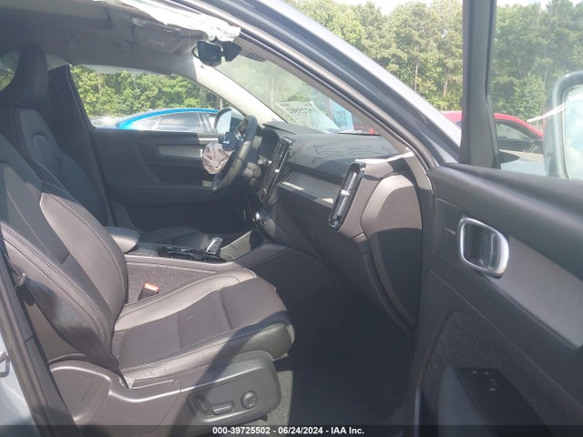 YV4L12UA4P2023074 Volvo Xc40 B5 Ultimate Bright Theme