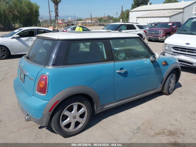 2007 MINI COOPER WMWMF33567TU60309 Photo 3