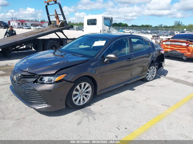 Toyota CAMRY LE 2019 4T1B11HK2KU236870 Image 2