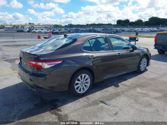 Toyota CAMRY LE 2019 4T1B11HK2KU236870 Image 4