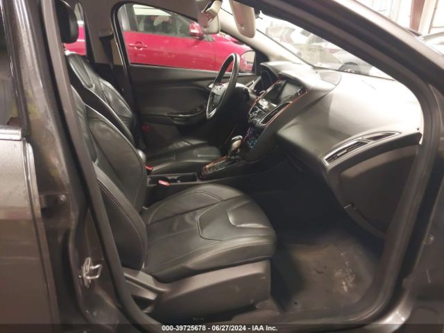 1FADP3J2XHL239179 Ford Focus Titanium