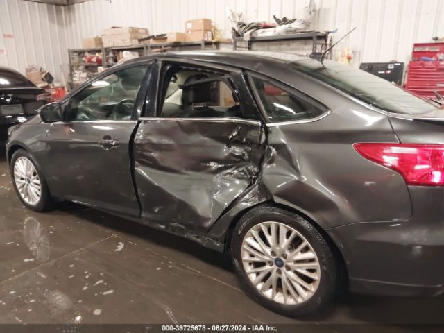 1FADP3J2XHL239179 Ford Focus Titanium