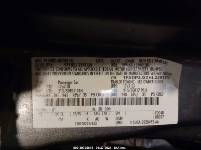 1FADP3J2XHL239179 Ford Focus Titanium