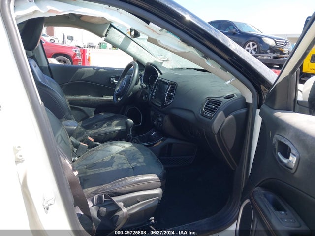 3C4NJCCB7KT769246 Jeep Compass Limited Fwd