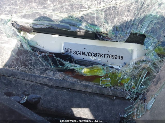 3C4NJCCB7KT769246 Jeep Compass Limited Fwd