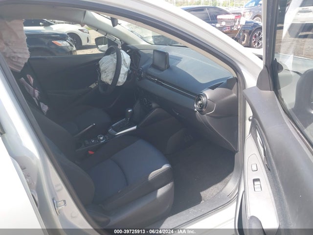 Toyota YARIS L 2019 3MYDLBYV6KY508455 Image 5