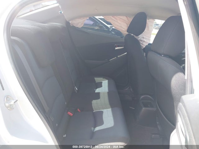 Toyota YARIS L 2019 3MYDLBYV6KY508455 Image 8