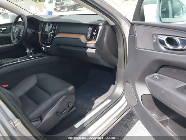 YV4L12DK1N1077122 Volvo Xc60 B5 Momentum
