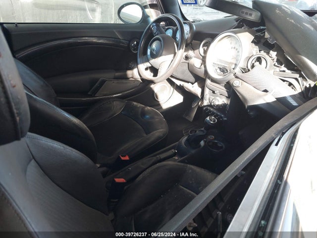 2011 MINI COOPER S WMWZP3C51BTX83677 Photo 4