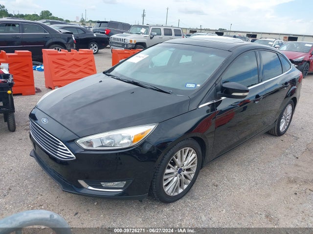 Ford Focus Titanium 2018 1FADP3J26JL247351 Image 2