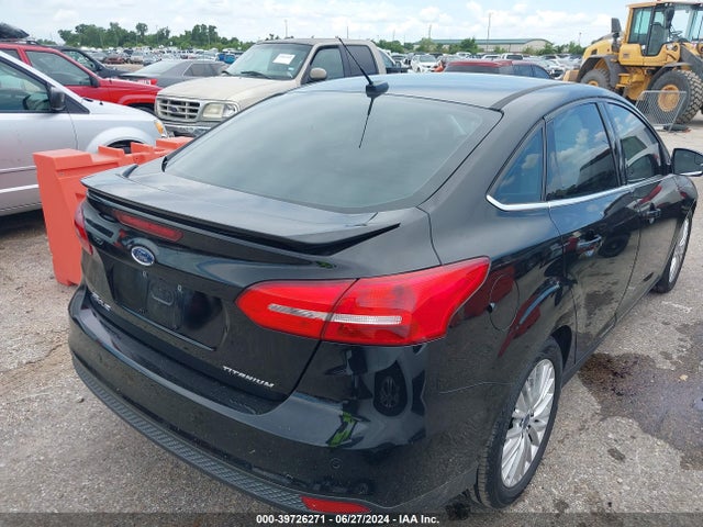 Ford Focus Titanium 2018 1FADP3J26JL247351 Image 4