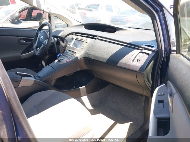 Toyota Prius Two 2014 JTDKN3DU1E1759721 Image 5