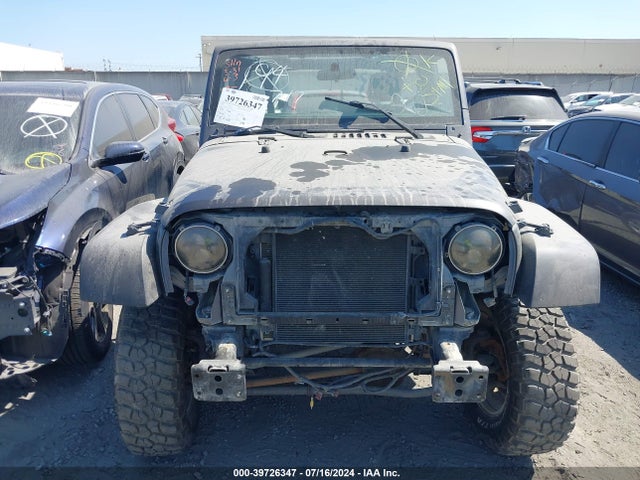 1C4BJWDG2GL242460 Jeep Wrangler Unlimited Sport