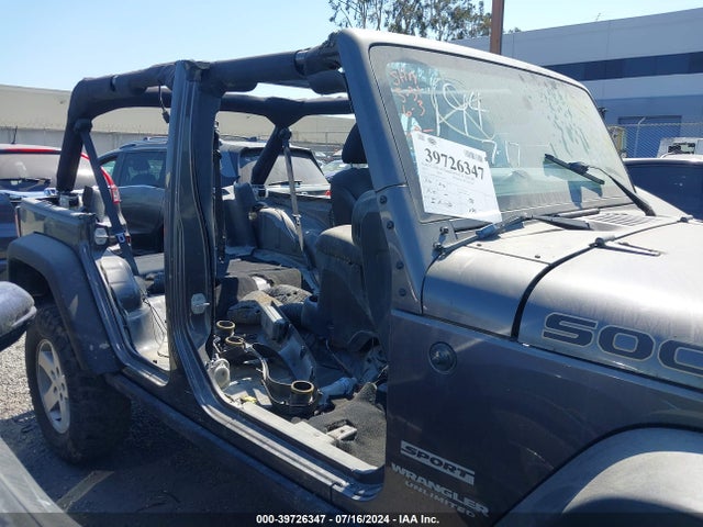 1C4BJWDG2GL242460 Jeep Wrangler Unlimited Sport