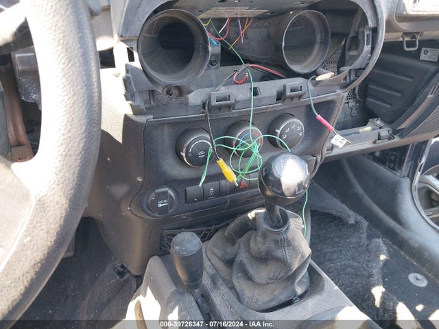 1C4BJWDG2GL242460 Jeep Wrangler Unlimited Sport