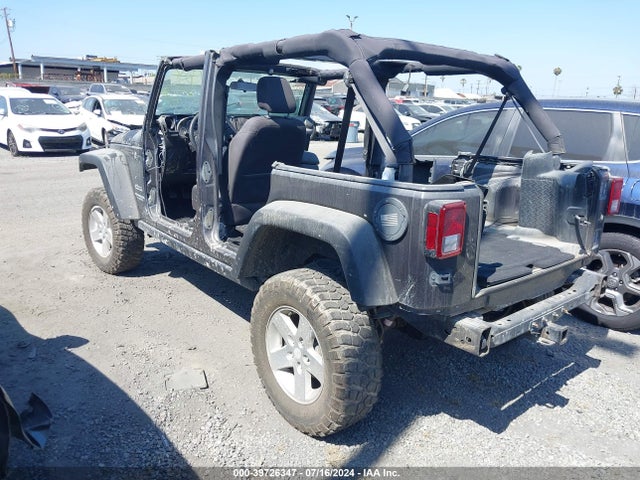 1C4BJWDG2GL242460 Jeep Wrangler Unlimited Sport
