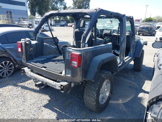 1C4BJWDG2GL242460 Jeep Wrangler Unlimited Sport