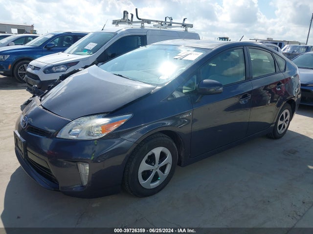 Toyota Prius Three 2014 JTDKN3DU5E0383191 Image 2