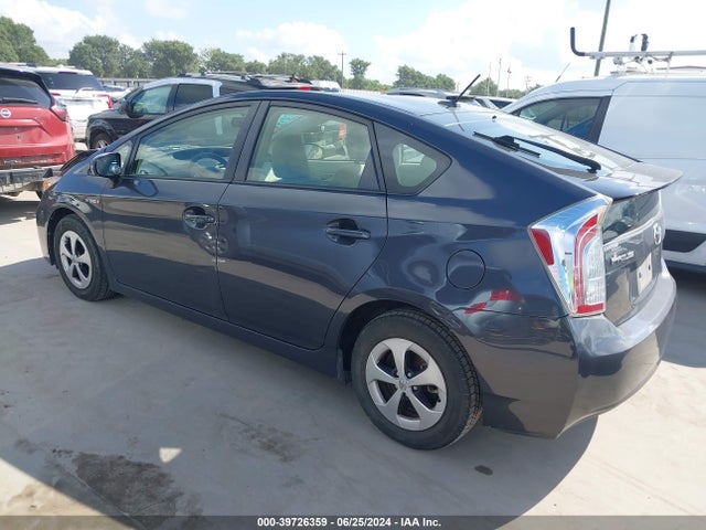 Toyota Prius Three 2014 JTDKN3DU5E0383191 Image 3