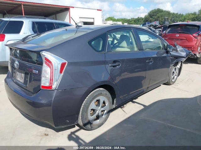 Toyota Prius Three 2014 JTDKN3DU5E0383191 Image 4
