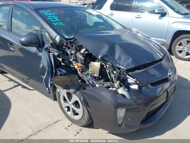 Toyota Prius Three 2014 JTDKN3DU5E0383191 Image 6