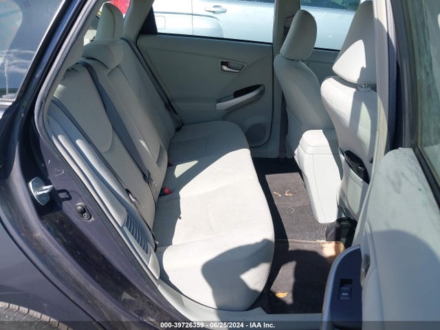 Toyota Prius Three 2014 JTDKN3DU5E0383191 Image 8
