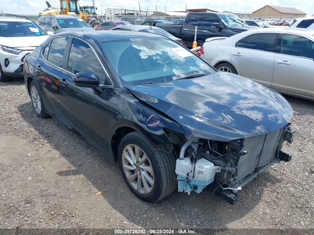 Toyota CAMRY LE 2021 4T1C11AK3MU462398 головне зображення