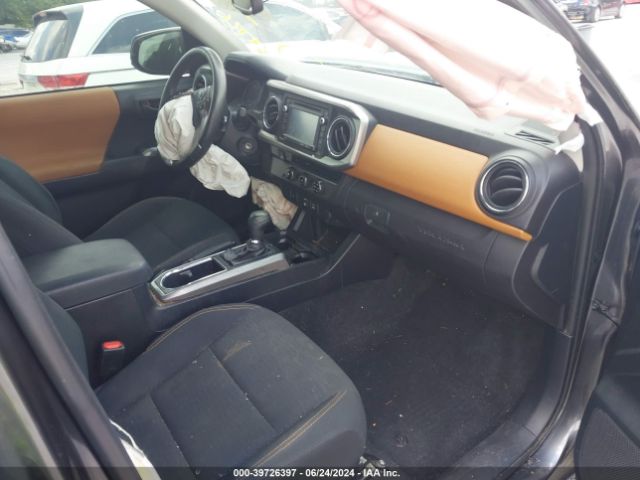 3TMAZ5CN7JM060175 Toyota Tacoma Sr5 V6