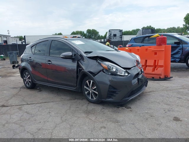 Toyota Prius C L 2019 JTDKDTB36K1623707 main image