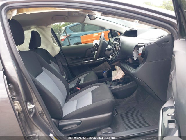 Toyota Prius C L 2019 JTDKDTB36K1623707 Image 5