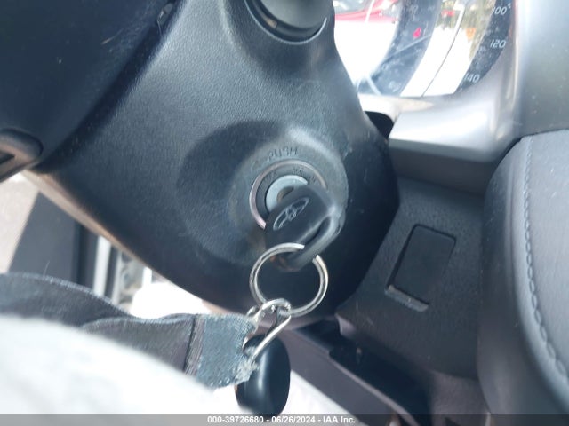 Toyota RAV4 LE 2017 JTMBFREV1HJ706660 Image 11