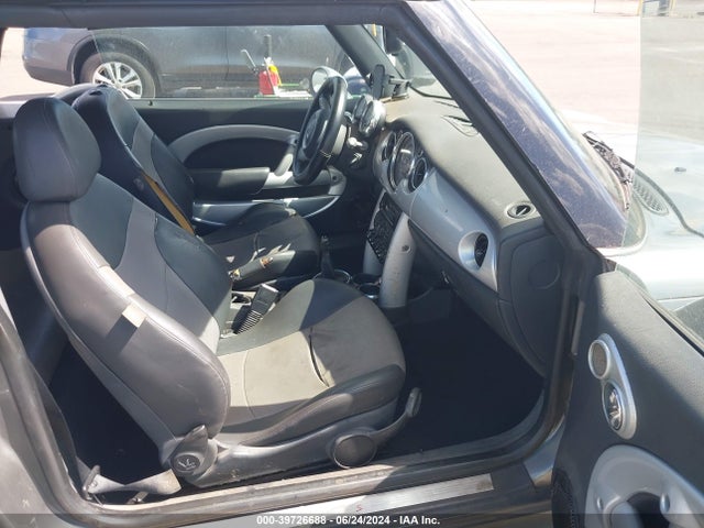 2005 MINI COOPER S WMWRH33495TF82461 Photo 4