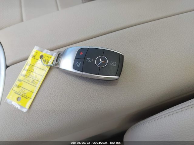 W1N0G8DB8NG099745 Mercedes-Benz Glc 300 Suv