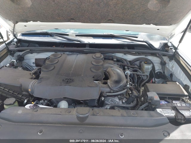 Toyota 4RUNNER SR5 2019 JTEZU5JR0K5197985 Image 10