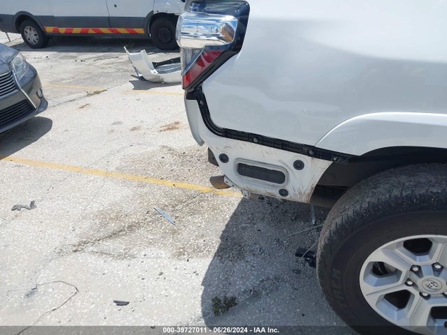 Toyota 4RUNNER SR5 2019 JTEZU5JR0K5197985 Image 19