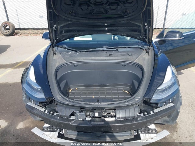 5YJ3E1EB1JF075243 Tesla Model 3 Long Range/performance