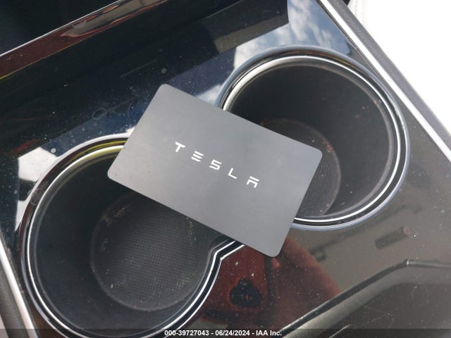 5YJ3E1EB1JF075243 Tesla Model 3 Long Range/performance