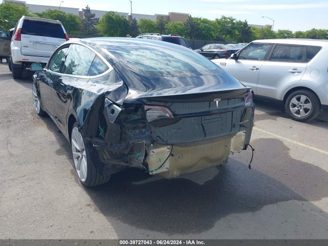5YJ3E1EB1JF075243 Tesla Model 3 Long Range/performance