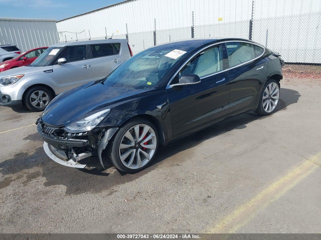 5YJ3E1EB1JF075243 Tesla Model 3 Long Range/performance