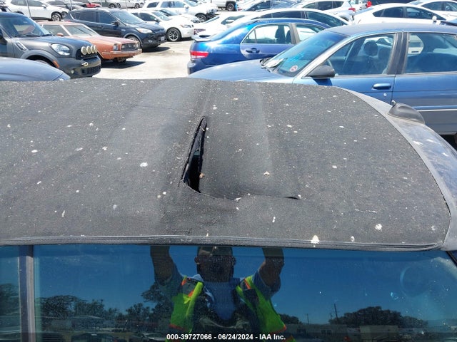 2011 MINI COOPER WMWZN3C53BT132993 Photo 5