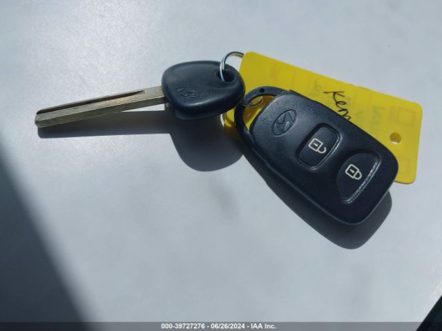 KMHCT5AE3GU255218 Hyundai ACCENT SE