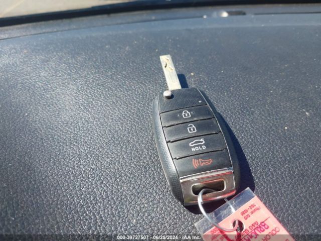 3KPA25AD8LE328985 KIA Rio 5-door S