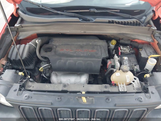 ZACCJBCT8FPB77426 Jeep Renegade Trailhawk